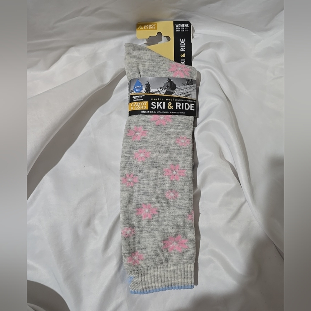 NWT Cabot and Sons Ski & Ride Women Socks 59% Merino Wool Gray & Pink 1 Pair